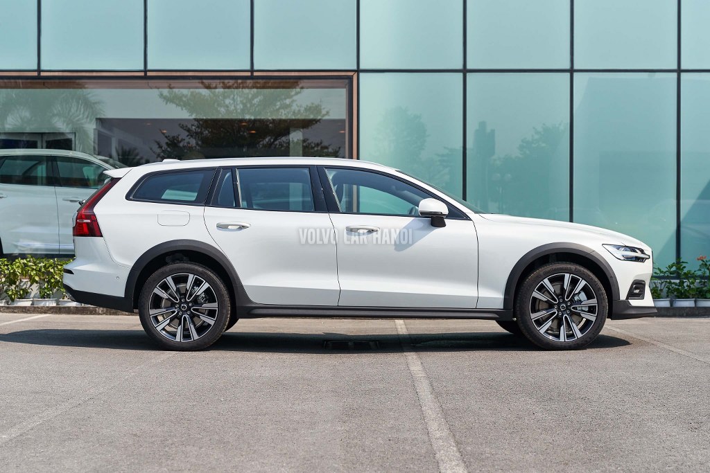 VOLVO V60 CROSS COUNTRY 1 4