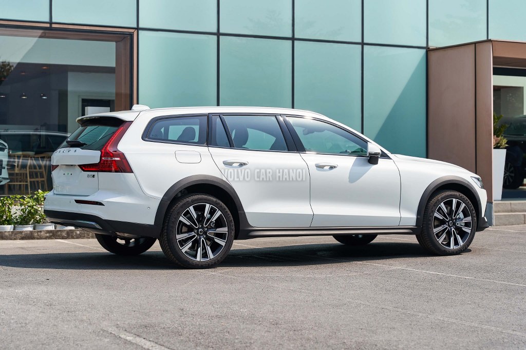 VOLVO V60 CROSS COUNTRY 1 5