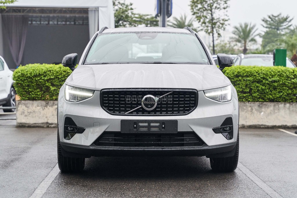 volvo xc40 ultimate 4