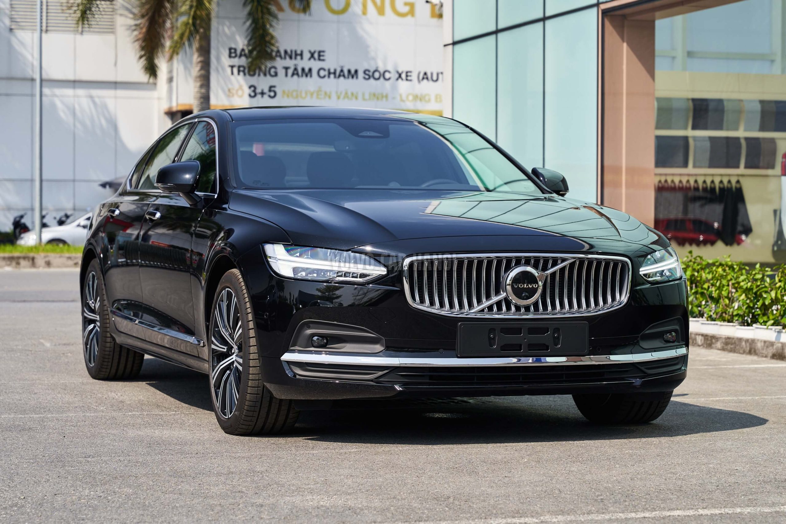 Volvo S90 Ultimate Đen