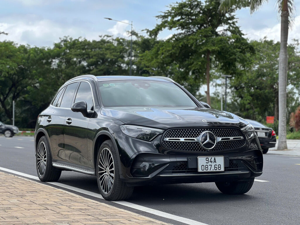 Giá Xe Mercedes GLC 300 Cũ | Sang Trọng Với Mức Giá Hấp Dẫn