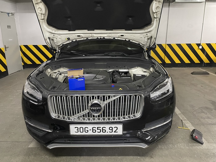 Thay bình ắc quy phụ của xe Volvo XC40 XC60 XC90 S90 tại Hà Nội